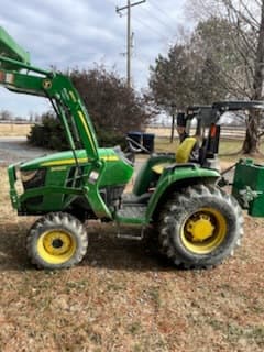 Image of John Deere 3032E equipment image 2