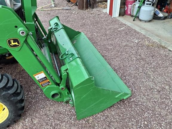 Image of John Deere 3032E equipment image 3