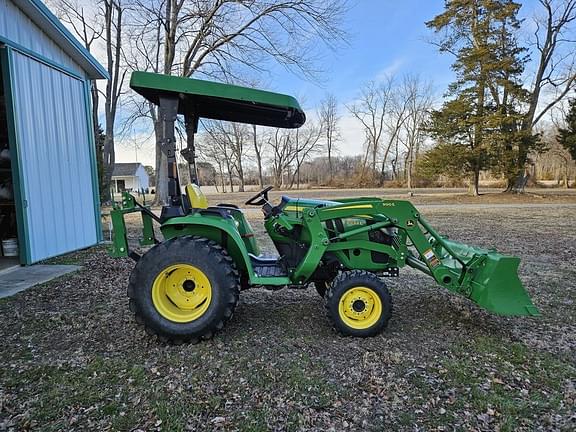 Image of John Deere 3032E equipment image 1