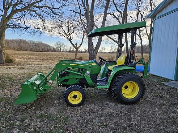 Image of John Deere 3032E equipment image 4