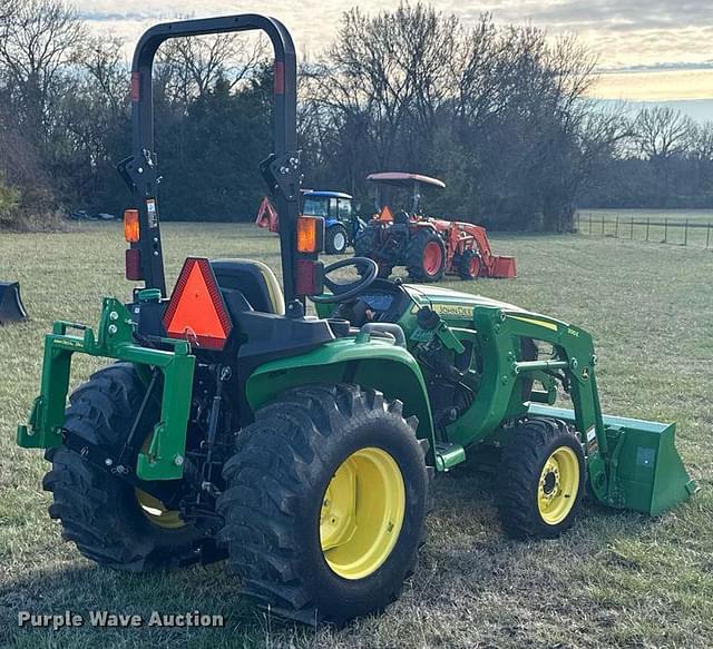 Image of John Deere 3032E equipment image 4