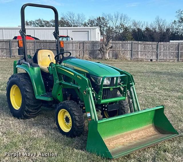 Image of John Deere 3032E equipment image 2