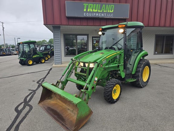 2018 John Deere 3033R Equipment Image0