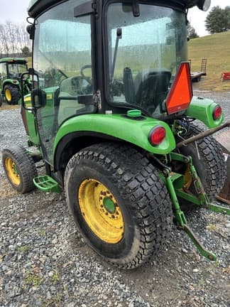 Image of John Deere 3033R equipment image 2