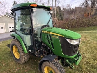 Main image John Deere 3033R