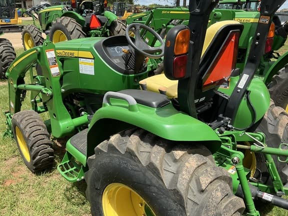 Image of John Deere 3033R equipment image 1