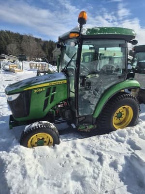 2018 John Deere 3033R Image
