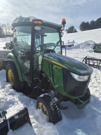 Image of John Deere 3033R equipment image 1
