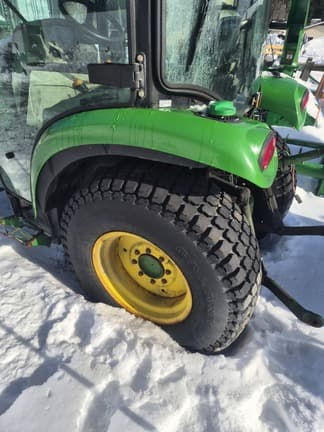 Image of John Deere 3033R equipment image 3
