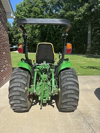 Image of John Deere 3033R equipment image 3