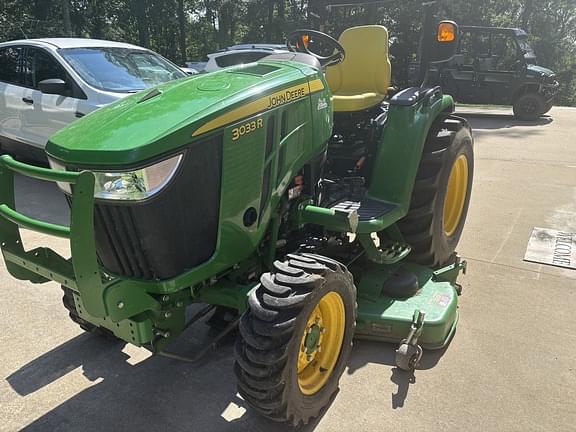 Image of John Deere 3033R equipment image 1