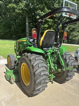 Image of John Deere 3033R equipment image 2
