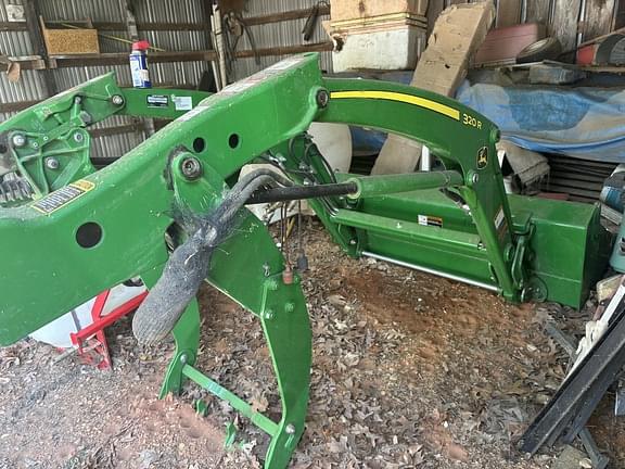 Image of John Deere 3033R equipment image 4