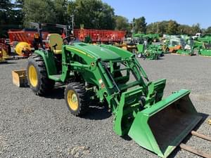 2018 John Deere 3033R Image