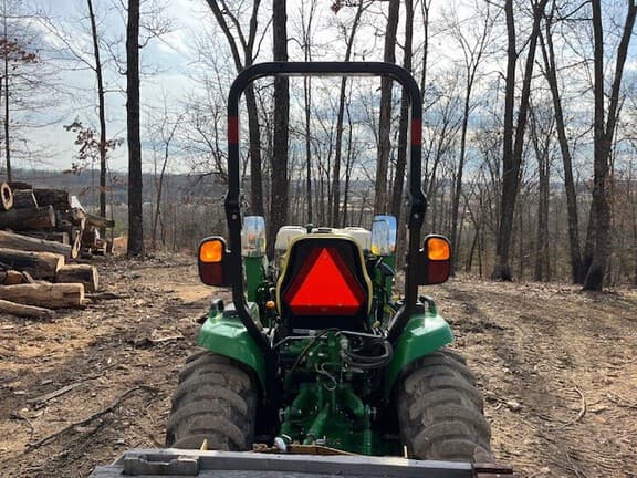 Image of John Deere 3033R equipment image 3