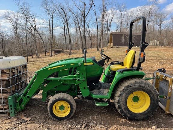 Image of John Deere 3033R equipment image 1