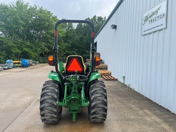 Image of John Deere 3033R equipment image 3