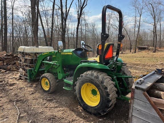Image of John Deere 3033R equipment image 2