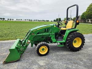 2018 John Deere 3033R Image