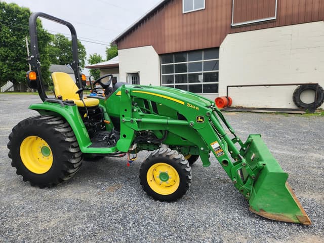 Image of John Deere 3033R equipment image 1