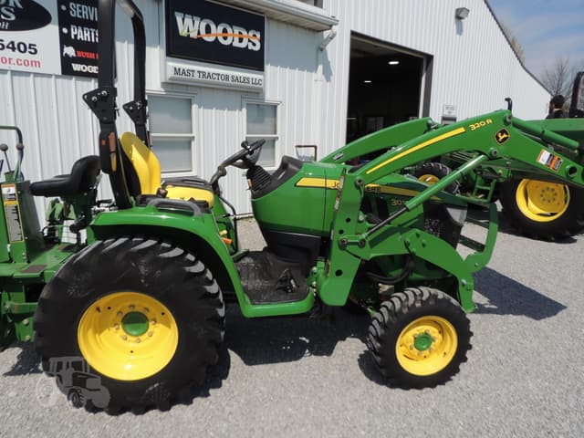 Image of John Deere 3033R equipment image 4