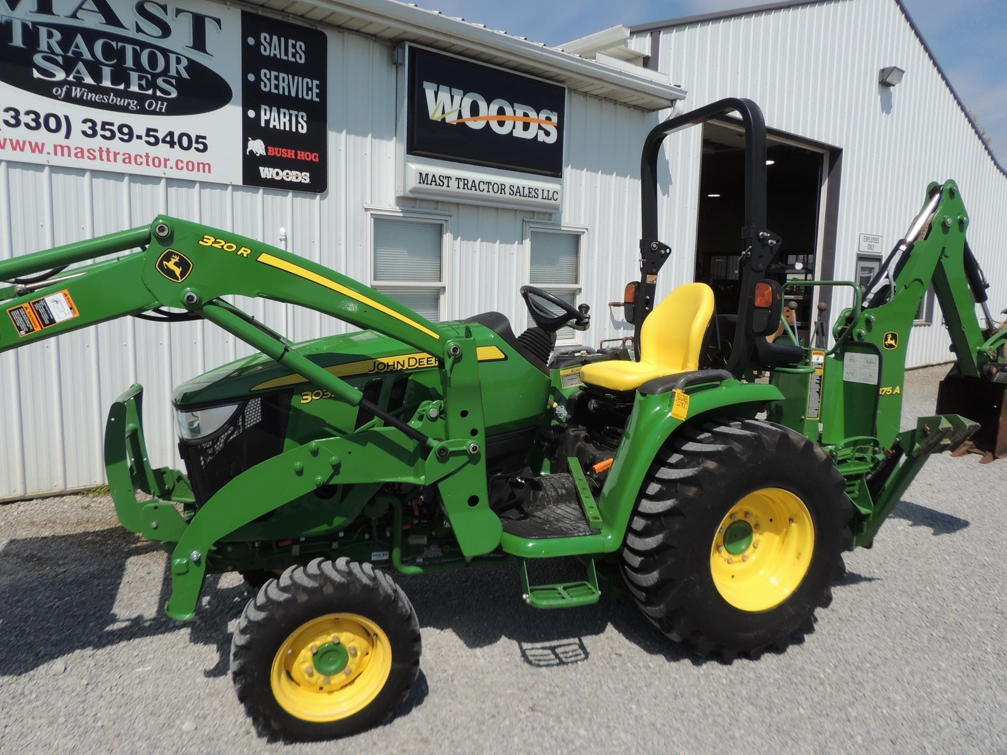 2018 John Deere 3033R Equipment Image0