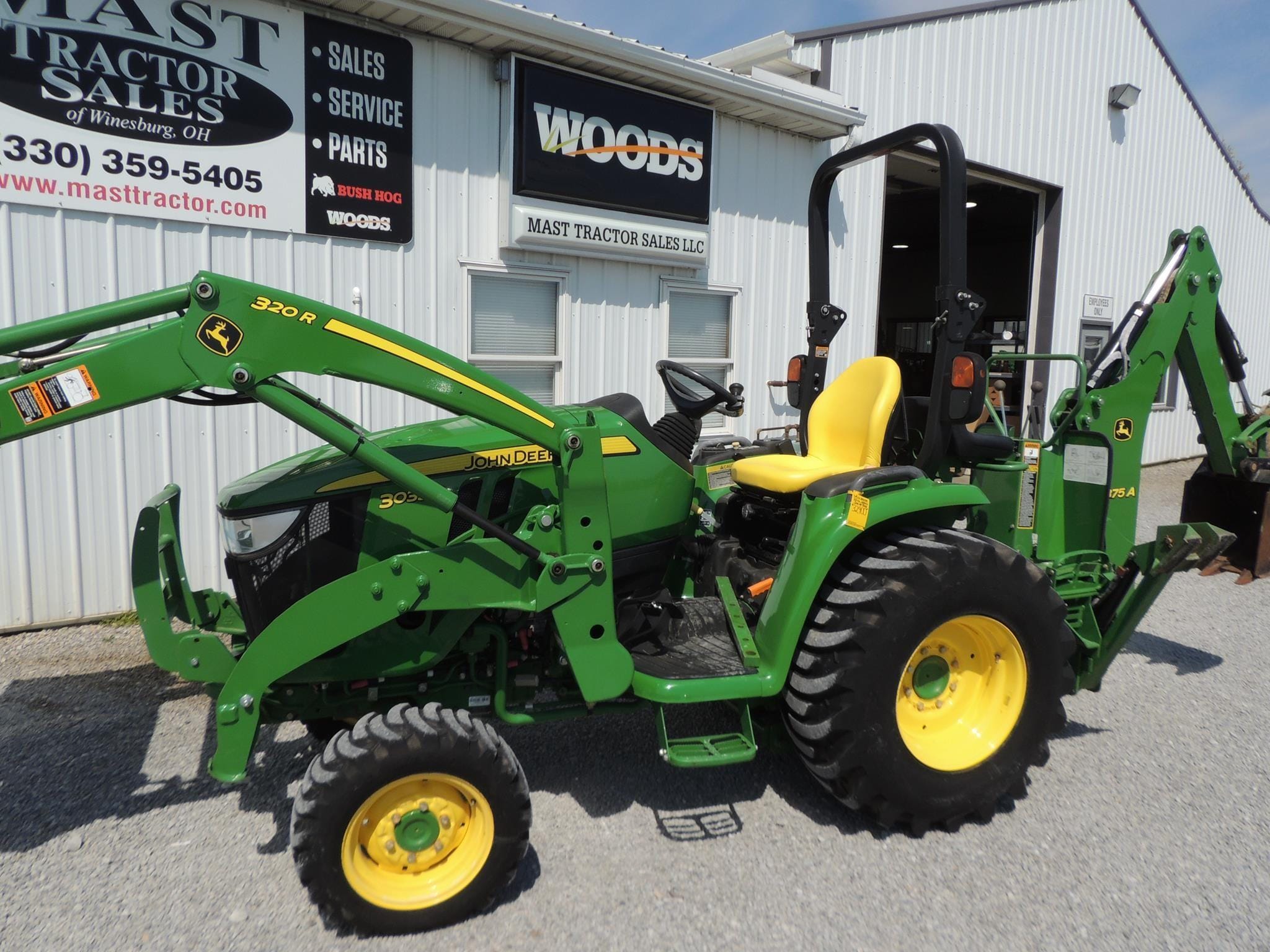 2018 John Deere 3033R Equipment Image0