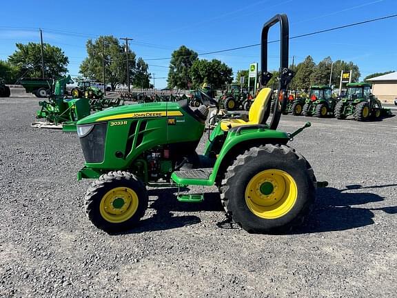 Image of John Deere 3033R equipment image 1