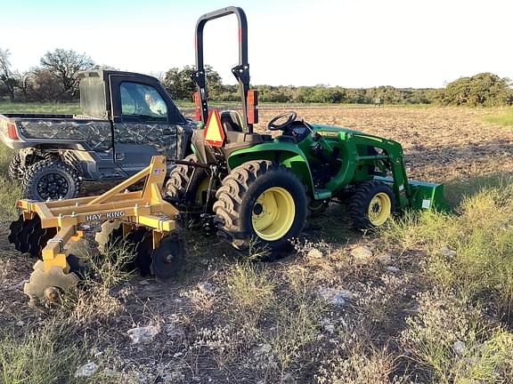 Image of John Deere 3038E equipment image 2