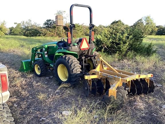 Image of John Deere 3038E equipment image 3