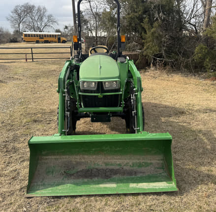Image of John Deere 3038E equipment image 3