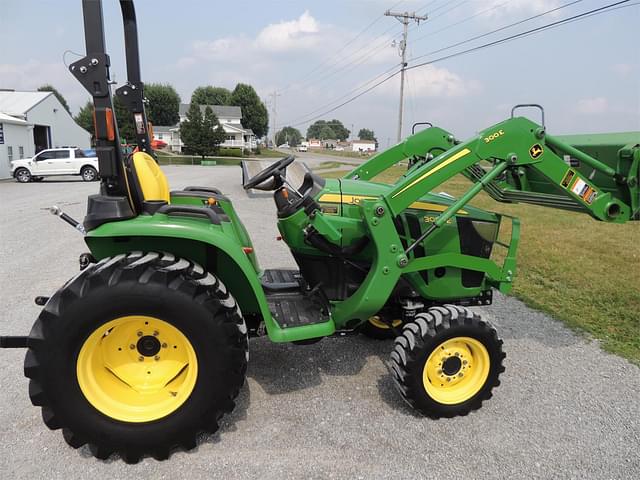 Image of John Deere 3038E equipment image 3