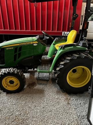 Image of John Deere 3038E equipment image 1