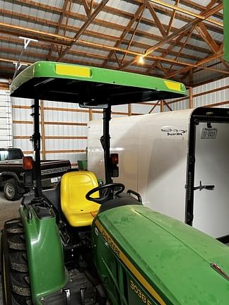 Image of John Deere 3038E equipment image 2