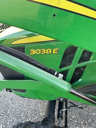 Image of John Deere 3038E equipment image 3