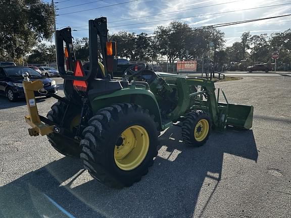 Image of John Deere 3038E equipment image 4