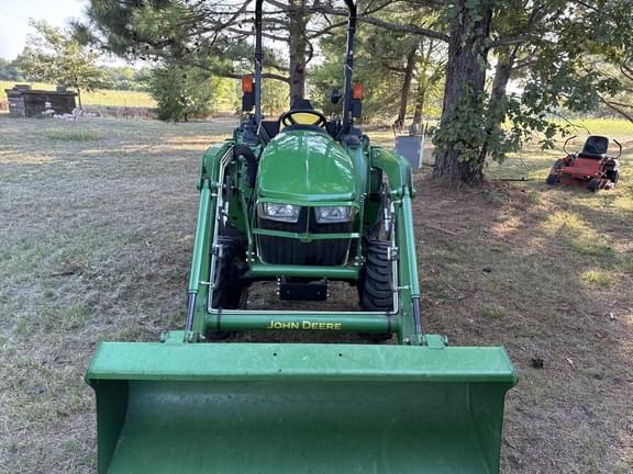Image of John Deere 3038E equipment image 3