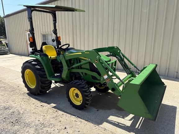 Image of John Deere 3038E equipment image 4