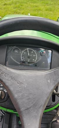 Image of John Deere 3038E equipment image 4