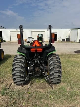 Image of John Deere 3038E equipment image 3