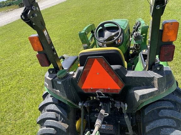 Image of John Deere 3038E equipment image 3