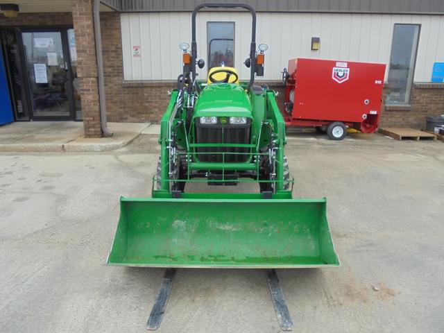 Image of John Deere 3038E equipment image 1
