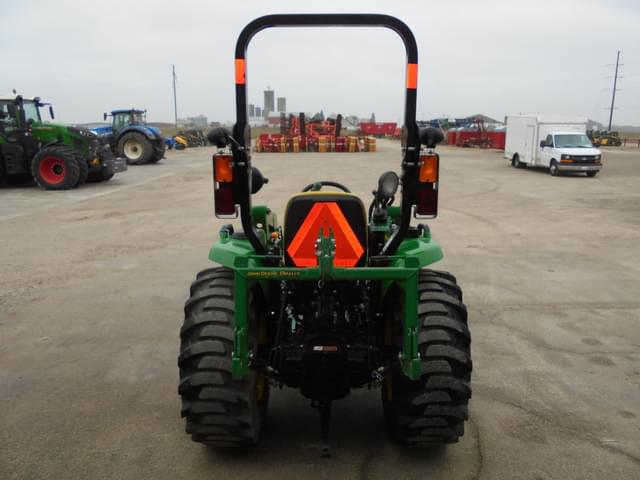 Image of John Deere 3038E equipment image 4
