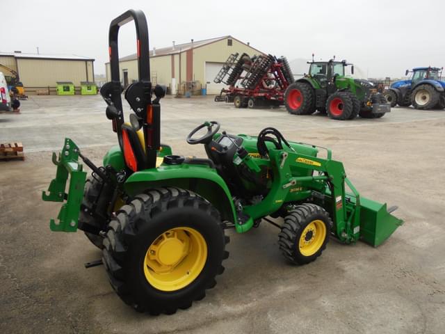 Image of John Deere 3038E equipment image 3