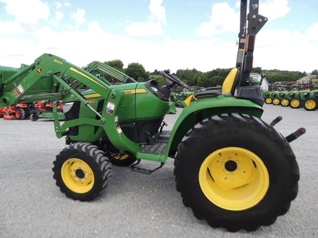 Image of John Deere 3038E equipment image 1