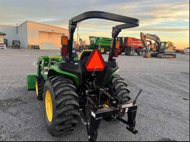 Image of John Deere 3038E equipment image 4
