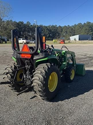 Image of John Deere 3038E equipment image 4