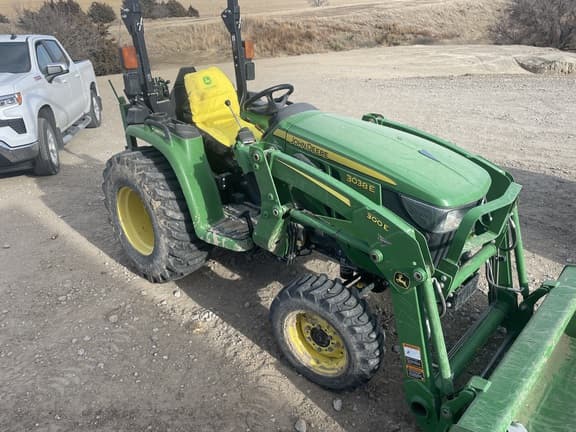 Image of John Deere 3038E equipment image 2