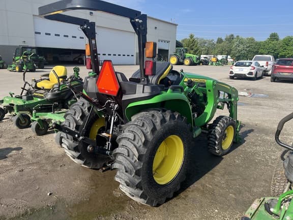Image of John Deere 3038E equipment image 2