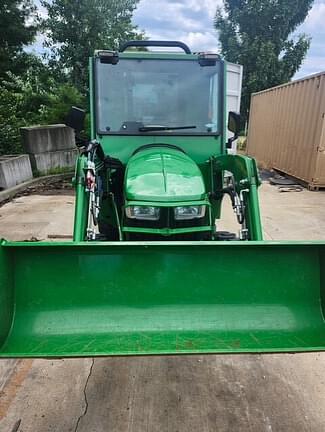 Image of John Deere 3038E equipment image 4
